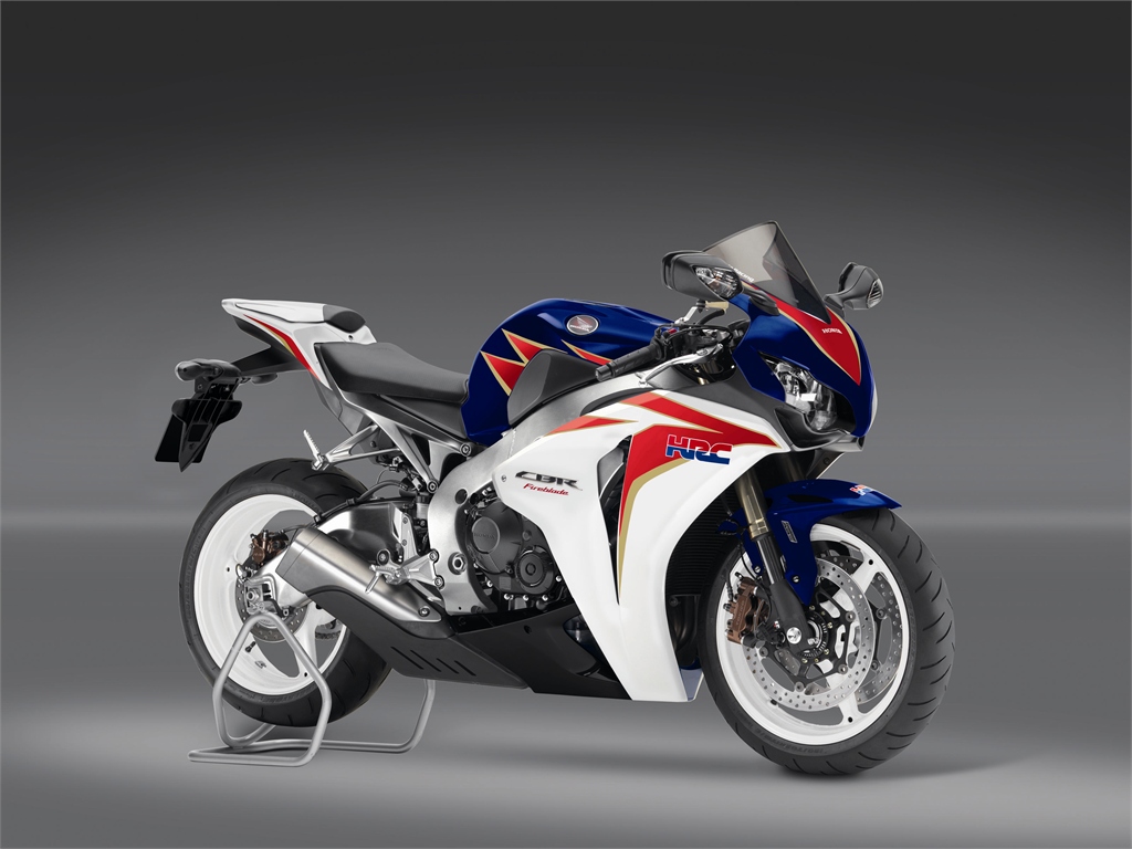 Honda_Fireblade_2011_22985.jpg