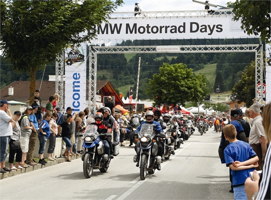 „BMW Motorrad Days“ 2012 mit unfangreichem Programm.