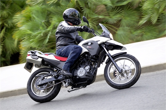 BMW hilft beim Motorradführerschein