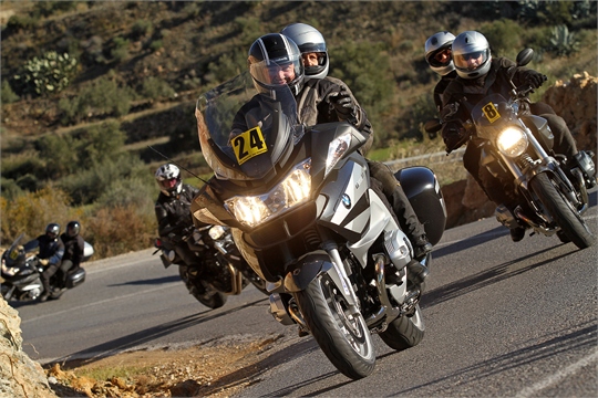 BMW veranstaltet Test-Camp für Motorradfahrer