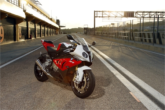 Die S1000RR stellt die nächste Evolutionsstufe der Superbikes dar