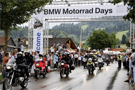 Wochenende der Superlative BWM Motorrad Days 2011