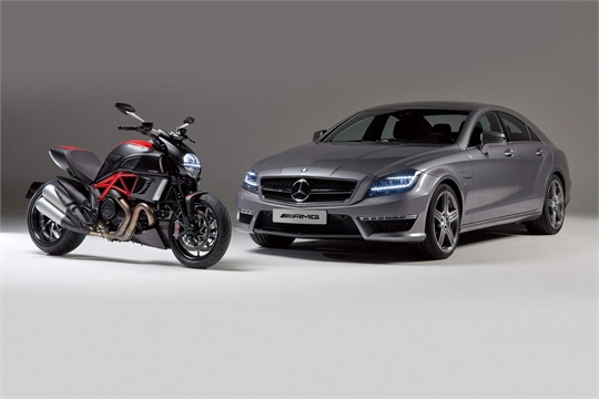 Los Angeles 2010: Nächstes Jahr fährt der Ducati-Weltmeister auch für AMG