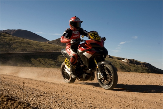 Multistrada kaufen und mit etwas Glück zum Pikes Peak International Hill Climb fliegen