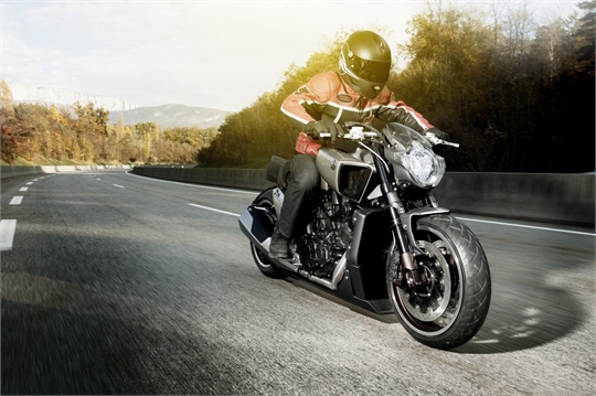 EICMA 2011: Von Customizern überarbeitet: Yamaha VMAX Hyper Modified