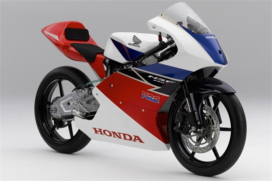 Honda präsentiert die NSF 250 R für die Moto3-Klasse