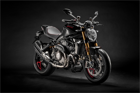Ducati Monster 1200 S mag es schwarz auf schwarz