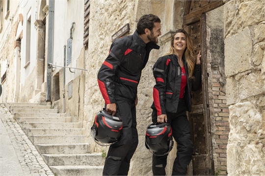 Sicheres und komfortables Reisen mit dem Ducati Total Touring Look 