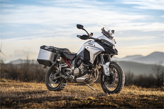 Die Easy Lift-Funktion ist jetzt auch für die Ducati Multistrada V4 S erhältlich 