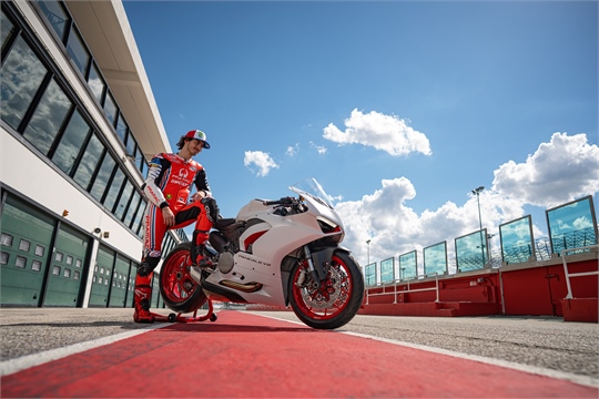 Neue Lackierung für die Ducati Panigale V2 – White Rosso 