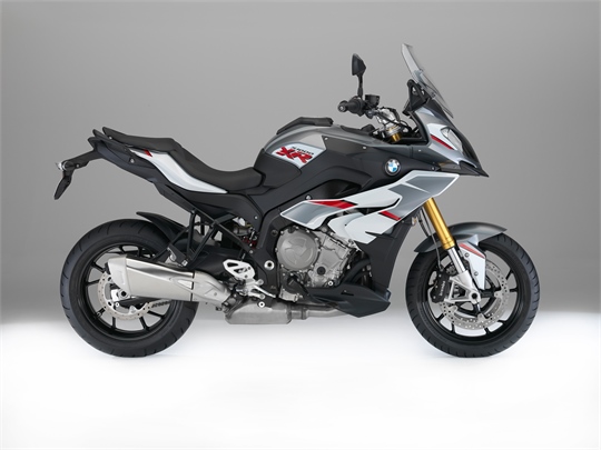 EICMA 2015: BMW S1000XR ab Januar 2016 in neuer Farbstellung erhältlich. 