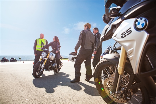 BMW Motorrad Wiederaufsteiger-Training in Kooperation mit dem ADAC