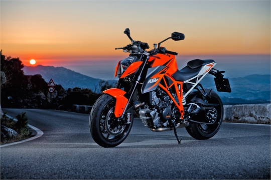 KTM lässt die die 1290 Super Duke R los