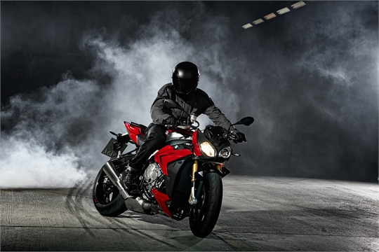 EICMA 2013: Aus BMWs Superbike wird ein Roadster