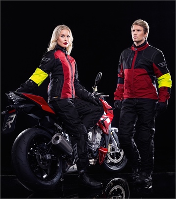 Neue Rukka-Jacke mit auffälligen Armbinden