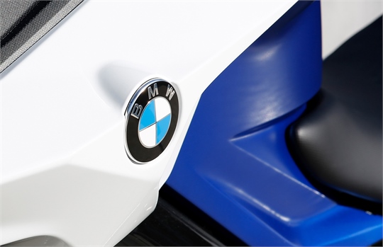 BMW und Alpinestars entwickeln Airbag-Jacke