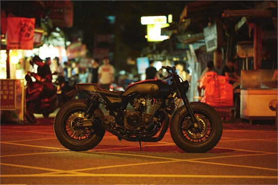 Yamaha XJR 1300 als „Guerilla Four“