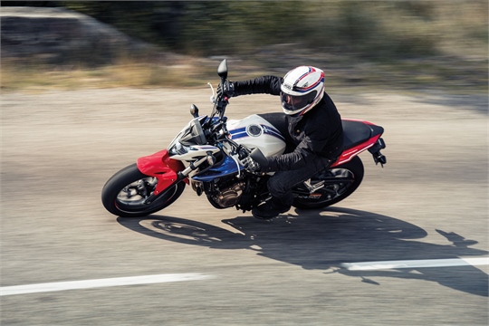 Spätsommer und Herbst bringen Motorradfahrer zusätzlich in Gefahr