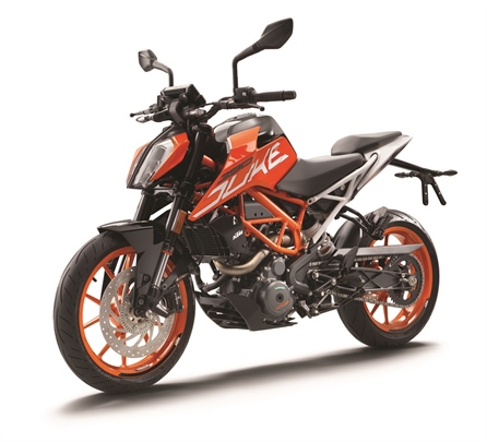 KTM ruft die 125 Duke und 390 Duke des Modelljahrs 2017 in die Werkstatt