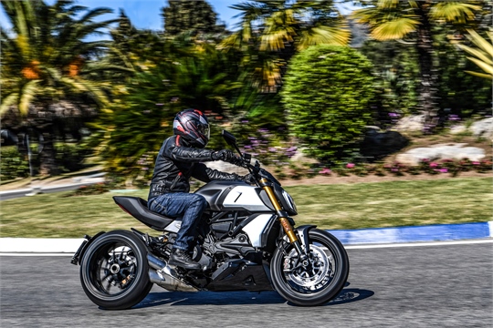 Vorstellung Ducati Diavel 1260: Urgewalt auf zwei Rädern