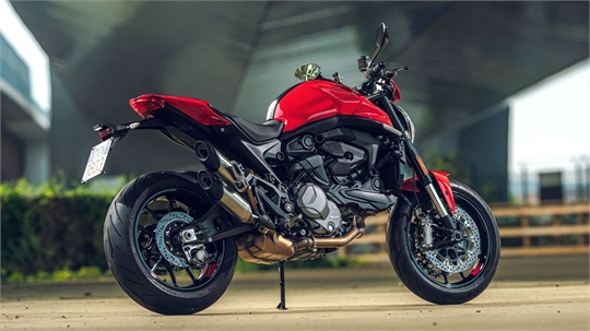 Die Evolution des Naked-Bikes: Ducati Monster SP 2023