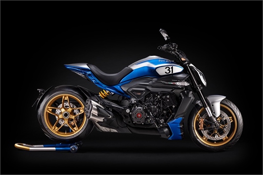 2026 - Ducati - XDiavel V4 100 - Hommage an den Daytona-Triumph von 1977