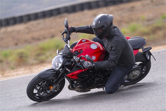 2025 - Dynamik und Designneuheit – Die 2025 MV Agusta Brutale 800 im Detail