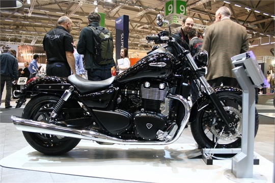 Intermot 2010: Triumph legt Thunderbird Storm auf