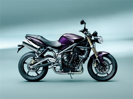 Triumph frischt die Street Triple auf