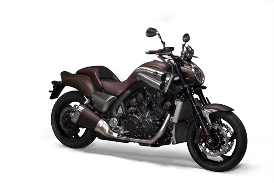 YAMAHA VMAX in Leder bezogen von Hermès